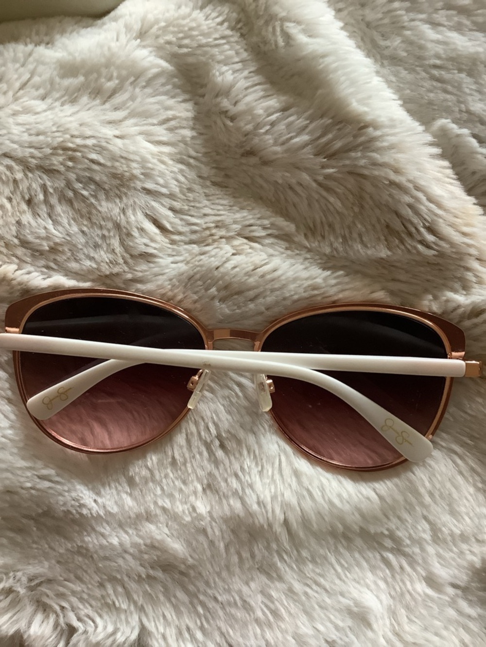 Jessica Simpson White Frame Sunglasses with Pink Lenses - Picture 4 of 6